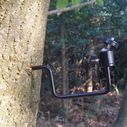 2 supports rotatifs à 360° pour fixation aux arbres*